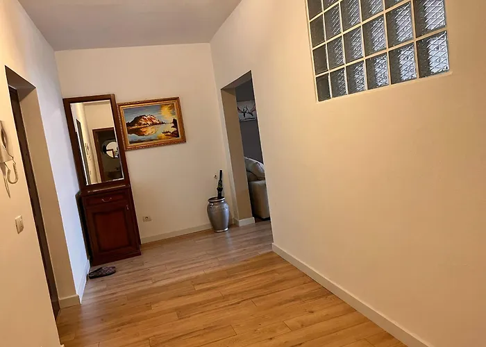 Shining アパート Shkodër